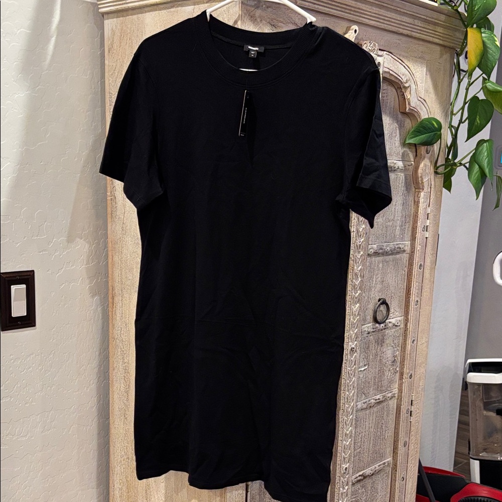 Express Black Short Sleeve Crewneck Tee